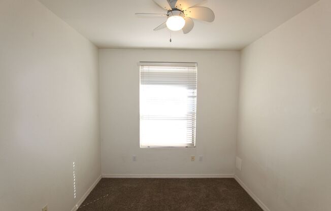 3 beds, 2 baths, $2,300, Unit UNIT 130