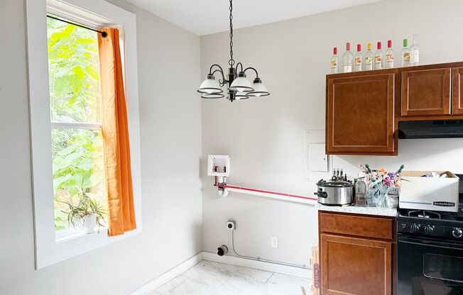 28 E. Powell Ave.
