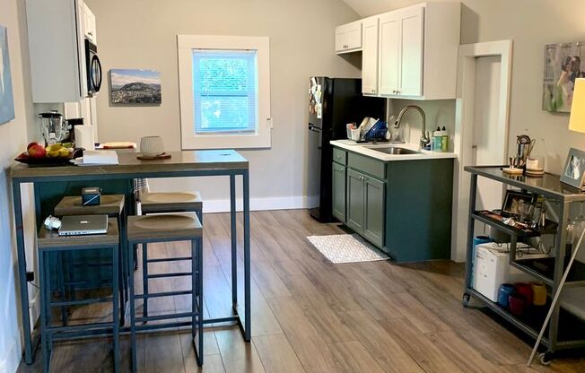 Modern 1 Bedroom Upstairs Apartment in Madison