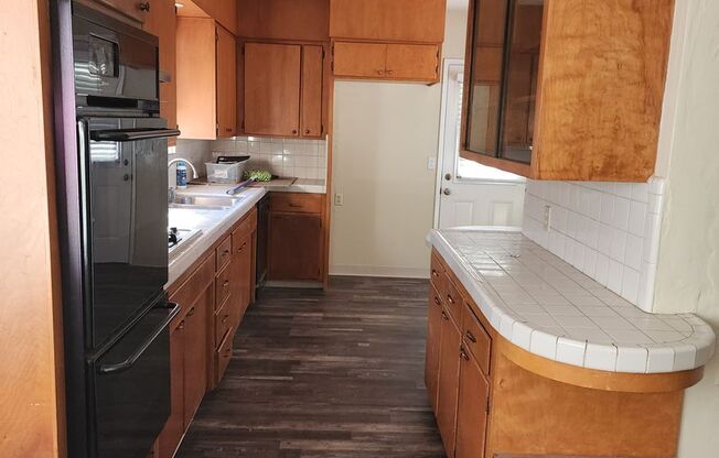 2 beds, 1 bath, $1,999