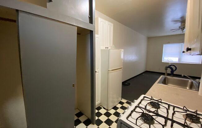 Studio, 1 bath, $795, Unit 3