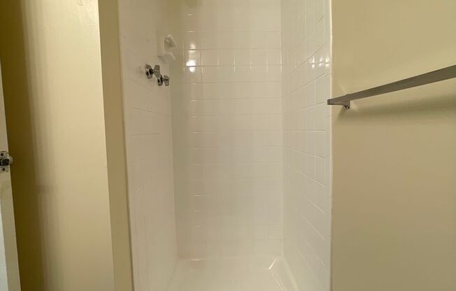 2 beds, 2 baths, 1,000 sqft, $2,250, Unit 14217 #102