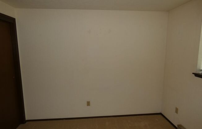 2 beds, 1 bath, $1,450, Unit Unit 05