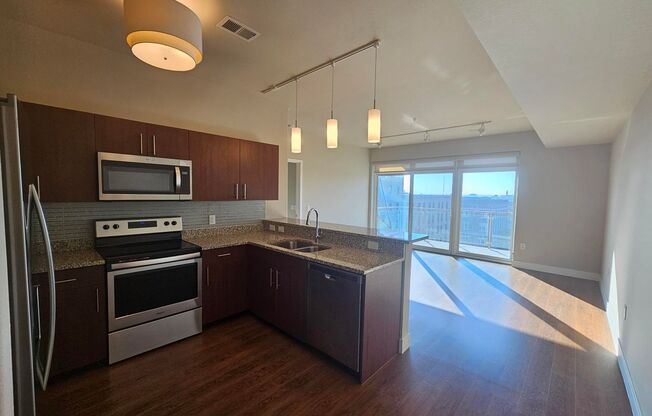 2 beds, 2 baths, 1,062 sqft, $2,100, Unit 708