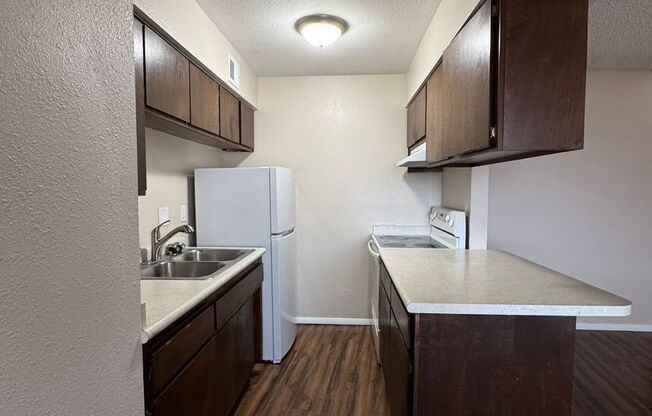 1 bed, 1 bath, 650 sqft, $900, Unit 9