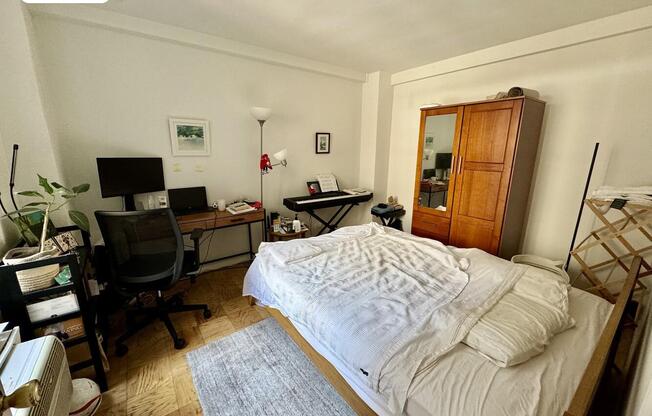 141 E 55 ST