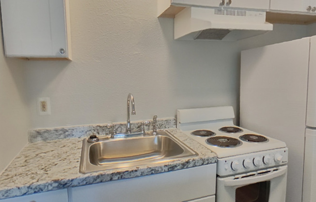Studio, 1 bath, 355 sqft, $1,040