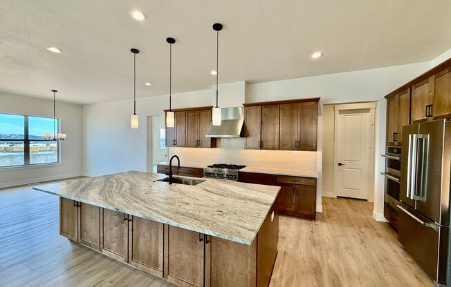 Luxury Living in Kissing Camels – 4 Bed | 4.5 Bath | New Build Home
