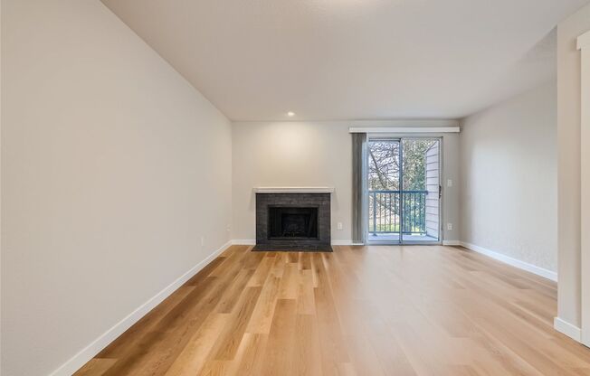2 beds, 1.5 baths, 900 sqft, $2,195, Unit Unit 13