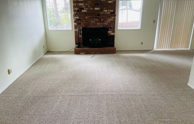 Wonderful South Salem Home in great neighborhood.