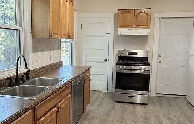 2 beds, 1 bath, 1,000 sqft, $2,350, Unit 1