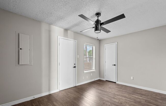 2 beds, 1 bath, $1,399, Unit 306 D