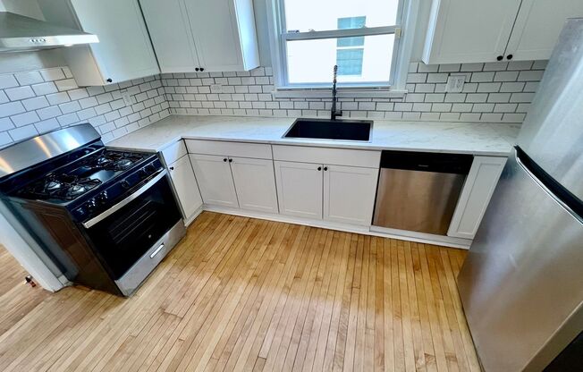 Delightful 4 Bed/1 Bath Single Family Home for Rent! Available for ASAP Move In! Parking Included!