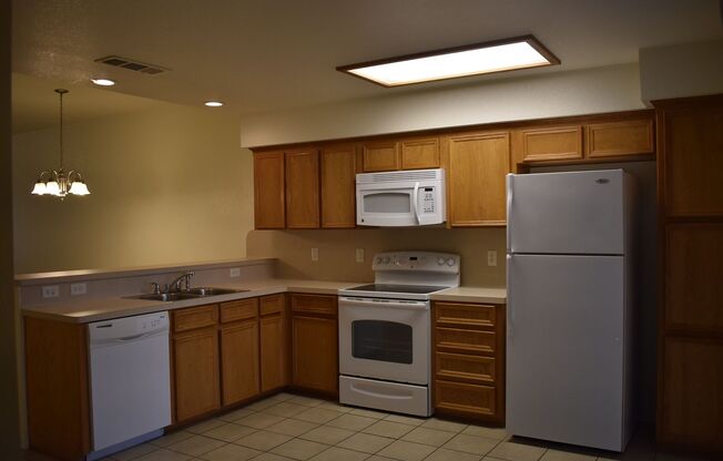 3 beds, 2 baths, 1,439 sqft, $1,295, Unit Unit B - STILL OCCUPIED BY RESIDENT