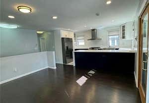 1 bed, 1 bath, 800 sqft, $2,400