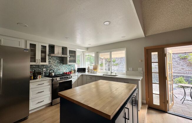 Beautiful 4-Bedroom + Office/BR + Loft Home in Desirable Tierrasanta – Available 1/1/2026