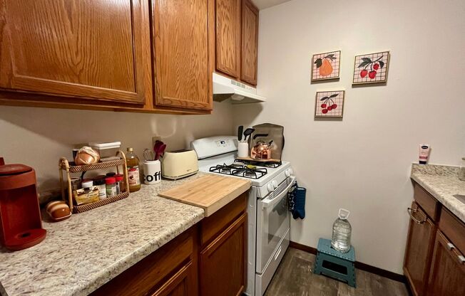 1 bed, 1 bath, $995, Unit 10
