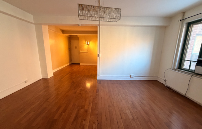 1530 Metropolitan Ave