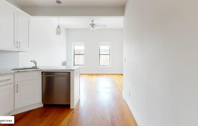661 HENRY ST