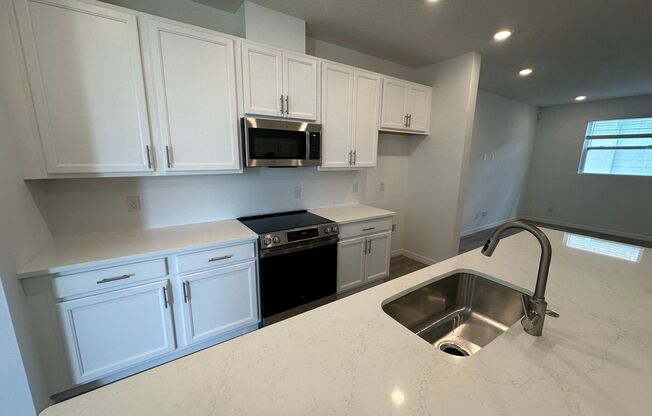 Stunning newly built 3/2.5 Town Home in St. Cloud very close to Lake Nona District