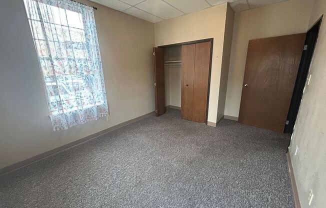 1 bed, 1 bath, 600 sqft, $550, Unit 211