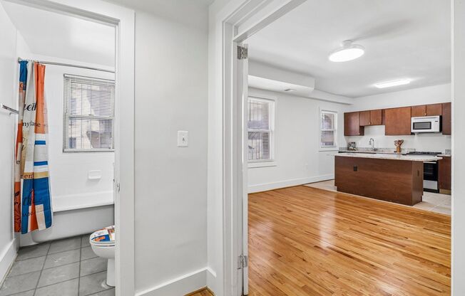 Studio, 1 bath, 450 sqft, $1,792, Unit 811-B7