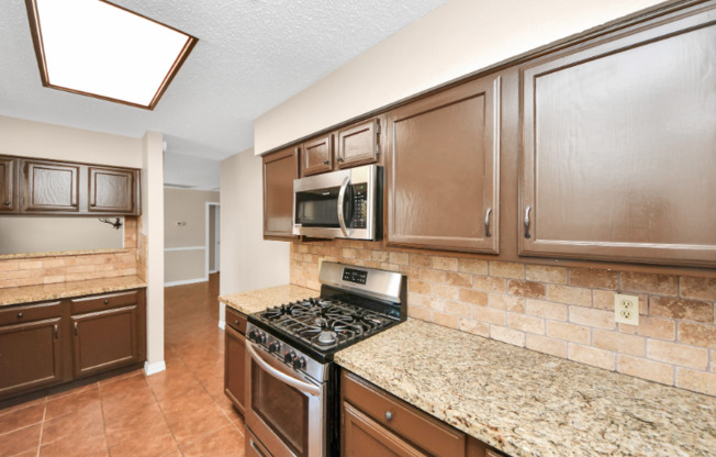 2102 Rolling Glen Dr