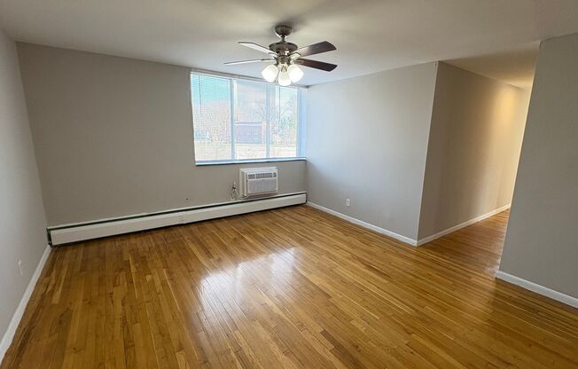 Marquette Apartments East-MASTER