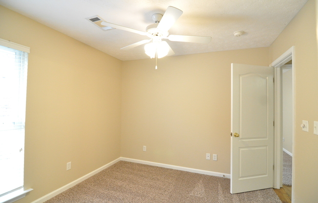 3 beds, 2 baths, $1,350