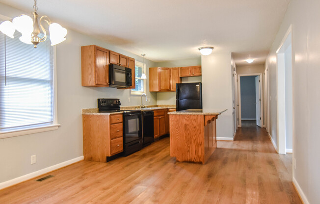 3 beds, 1 bath, $1,250