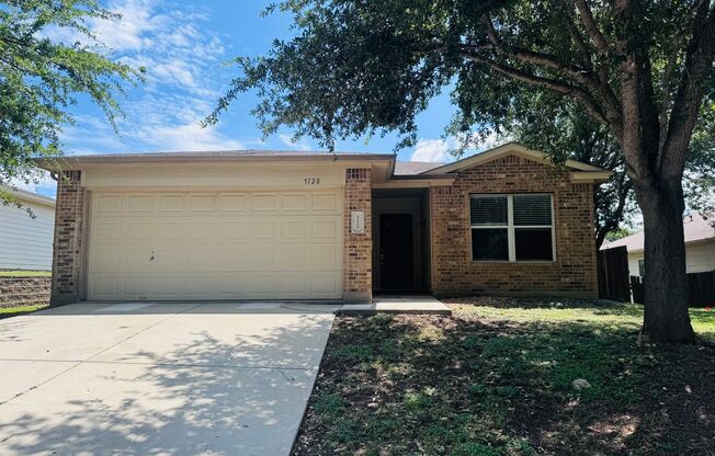 Welcome to 3518 Storm Moon – Where Comfort Meets Convenience!