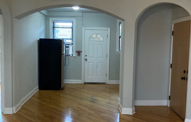 894 GRN BAY RD