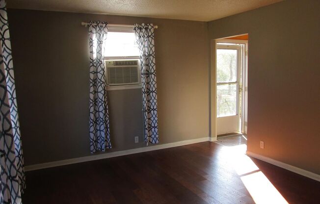 3 beds, 1 bath, $1,195