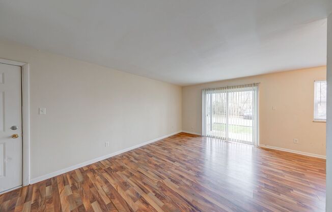 2 beds, 1 bath, 830 sqft, $1,099, Unit 8625C