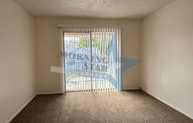 2 beds, 1 bath, 500 sqft, $800, Unit E09