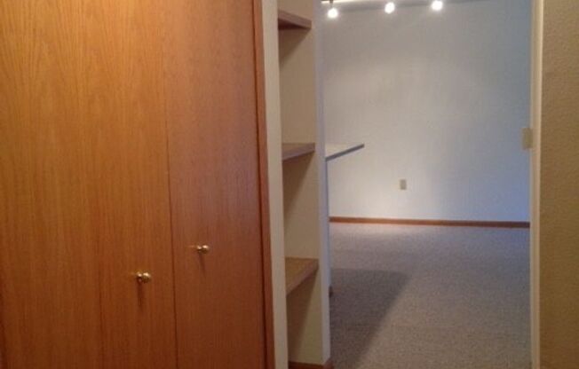 1 bed, 1 bath, 795 sqft, $1,655, Unit 2892-106