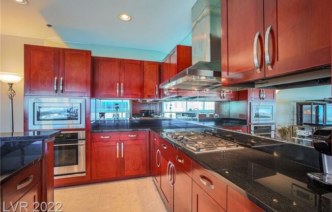 2 beds, 2 baths, $4,250, Unit # 1112