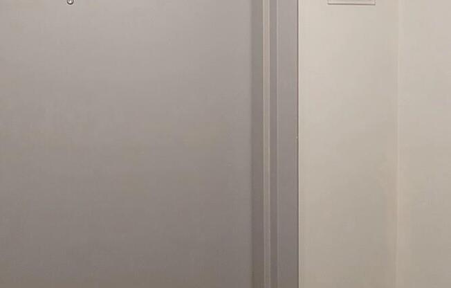 1 bed, 1 bath, $5,500, Unit 4F