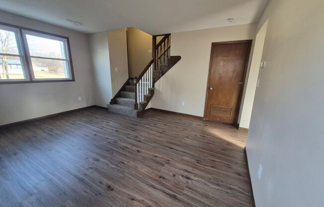 Pet Friendly 2 bedroom, 1.5 bathroom duplex in cul-de-sac near Pioneer Park!