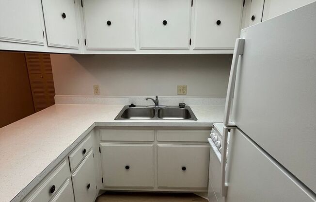 1 bed, 1 bath, $1,025, Unit 699-J