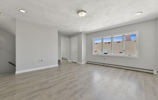 10 HOWELL CT