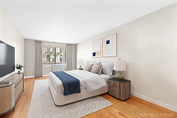 445 W 54 ST