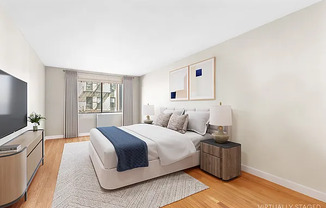445 W 54 ST