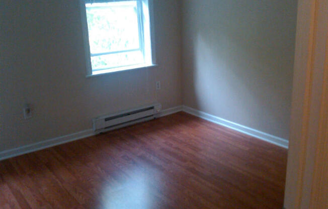 2323 Fleet Street - Cozy 2BR, 1BA Townhouse