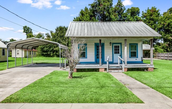 2 Bedroom 1 Bath in the Heart of Youngsville!