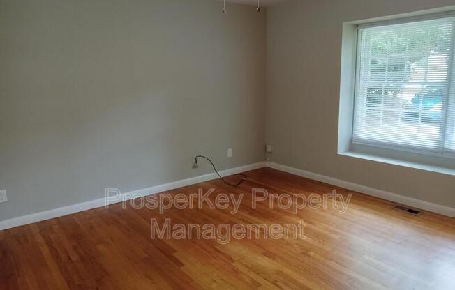 1211 TIMBERLANE DR