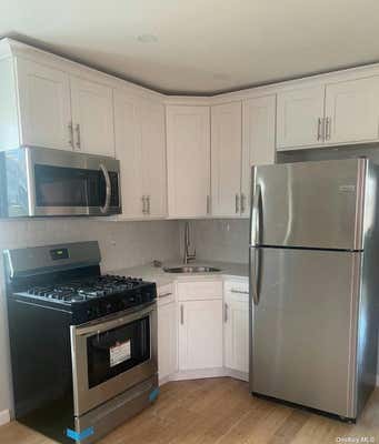 2 beds, 1 bath, $2,300