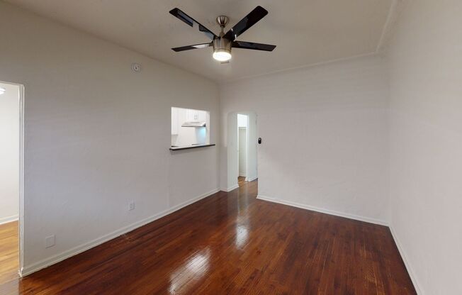 St. Andrews Manor Apartments...Charming Apartments...1920's Classic Brick..Newly Remodeled Building!