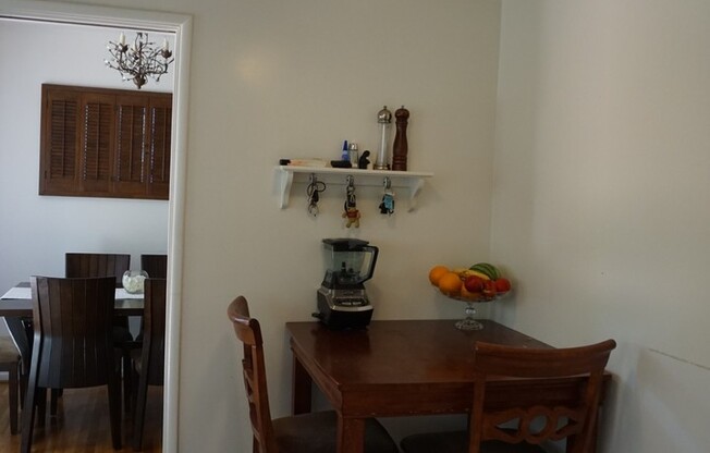 3 beds, 1 bath, $3,200