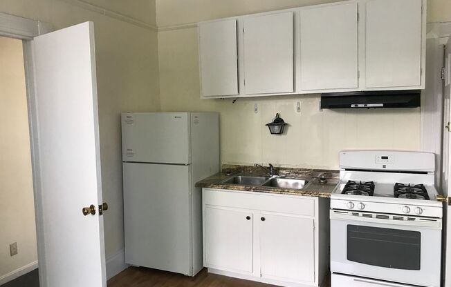 2 beds, 2 baths, $950, Unit 3 - 1